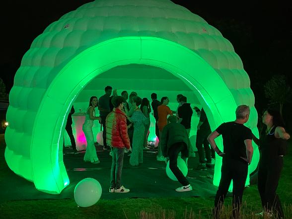 Inflatable Pub Hire London Essex Domes VIP Lounge Igloos Cheap